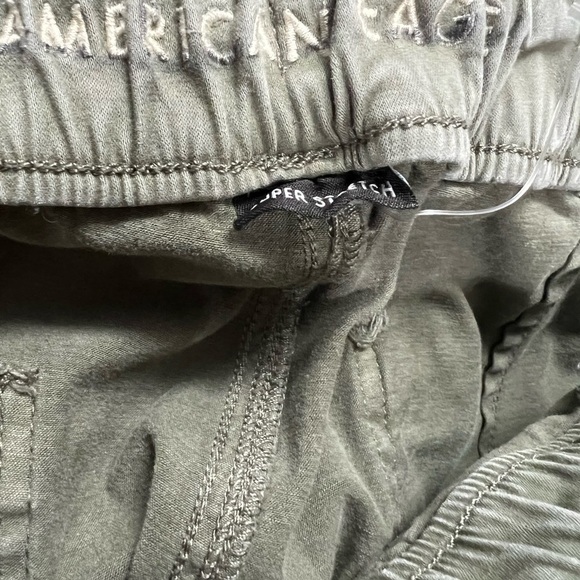 American Eagle Super Stretch High Waisted Ankle Zip Jogger Green Womens 20 - Picture 5 of 8